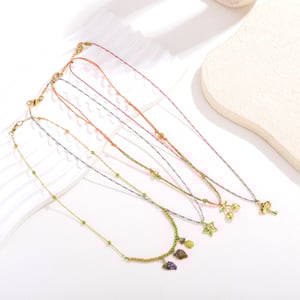 1 collar con colgante de acero inoxidable dorado con forma de fruta colorida para mujer h5 Imagen3