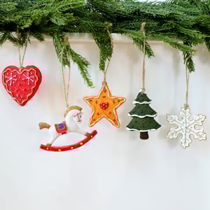 1 Piece Classic Christmas Resin Women's Party Supplies h5 Picture2