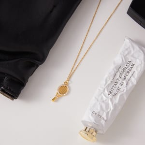 Collier avec pendentif en forme de raquette de tennis en acier inoxydable et zircon doré pour femme h5 Image5