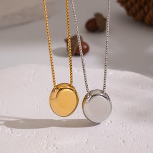 Collier long en acier inoxydable doré (1 pièce) h5 Image2