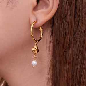 1 Paar elegante Kleeblatt-Ohrhänger aus Edelstahl in Goldfarbe für Damen h5 Bild5