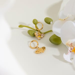 1 Pair Exquisite Bee Stainless Steel Gold Color Zircon Women's Pendant Necklaces h5 Picture6