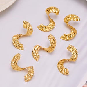 Boucles d&#39;oreilles puces pour femme, en acier inoxydable doré, motif martelé en forme de S (1 paire) h5 Image3