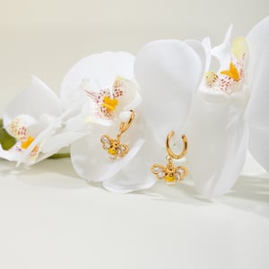 1 Pair Exquisite Bee Stainless Steel Gold Color Zircon Women's Pendant Necklaces h5 Picture5