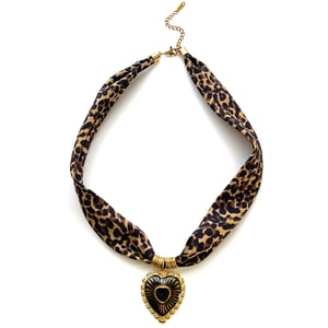 Collana con ciondolo a forma di fiore color oro in tessuto leopardato da 1 pezzo h5 