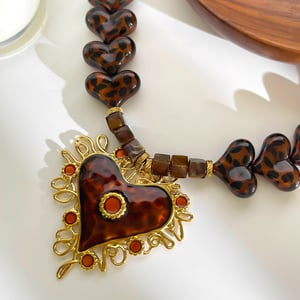 Collana con ciondolo a forma di cuore con perline in resina leopardata da 1 pezzo h5 Immagine5