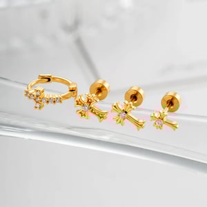 Boucles d'oreilles piercing femme en forme de croix, en cuivre et zircon (1 pièce) h5 Image3