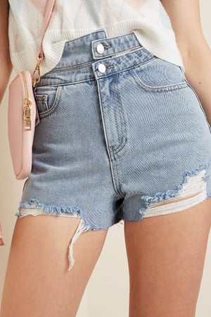 Denim-Shorts im Distressed-Look mit ungesäumtem Saum in Hellblau XS h5 Bild2