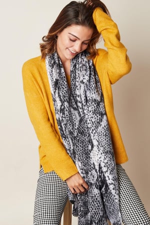 Scarf Snake Embrace Gris Acrylique h5 Image3