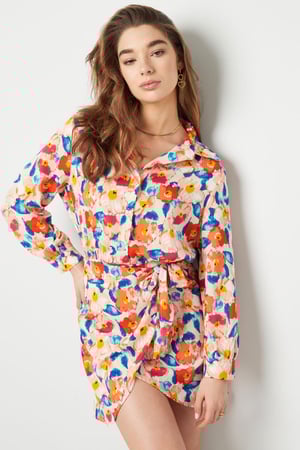 Kleid mit Blumendruck und Knopfdetail Schwarz Multi S h5 Bild3