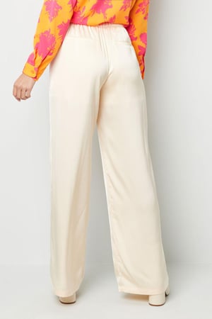 Hose aus glänzendem Stoff Creme S h5 Bild6