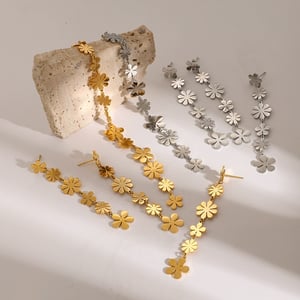 gold stainless steel small daisy long asymmetrical earrings  light luxury daisy tassel pendant earrings h5 Picture2