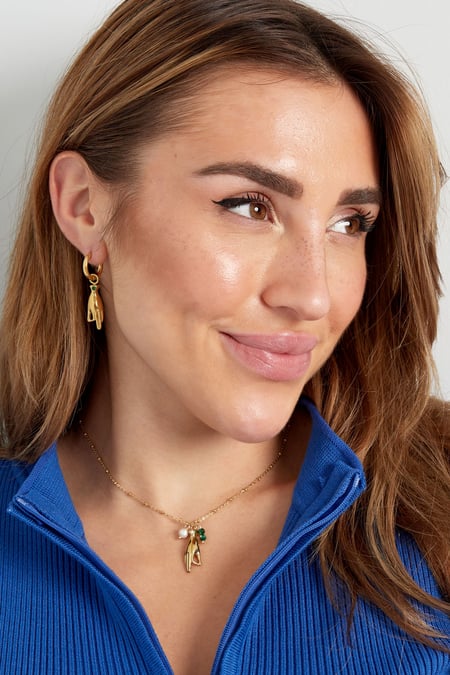 Açık el çekicilikli kolye