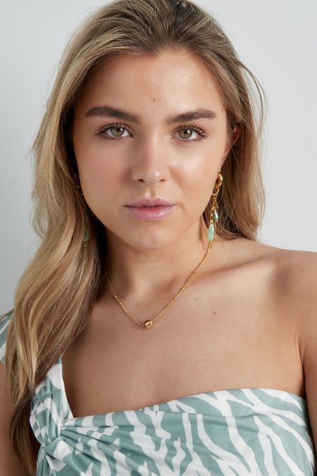 simple necklace with balls