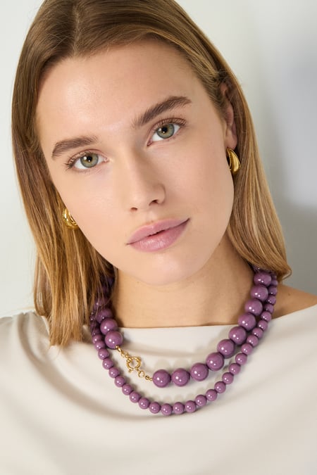 Necklace with medium beads-10mm