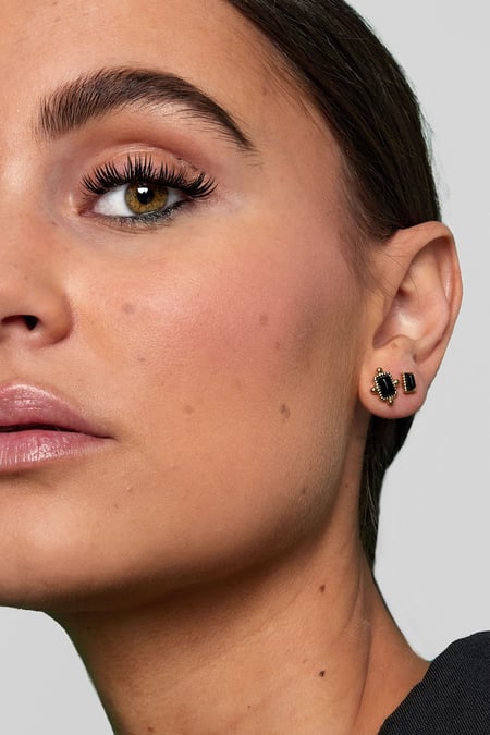 Ohrstecker mit rechteckigem Rand – Puderrosa