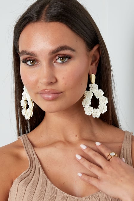 Round floral statement earrings - green/Gold color