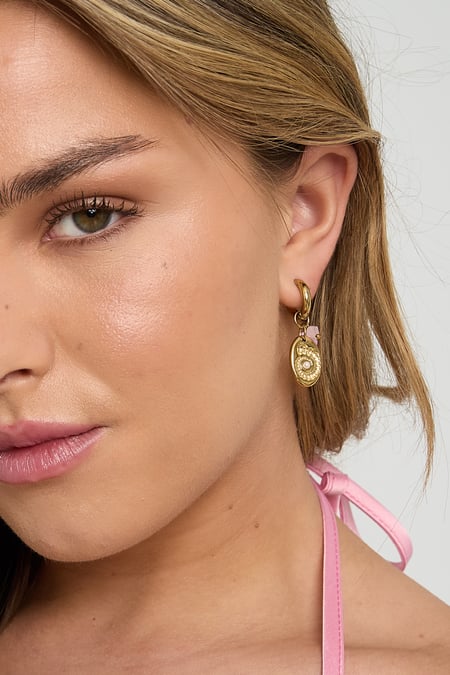 Earrings with beads and shell charm