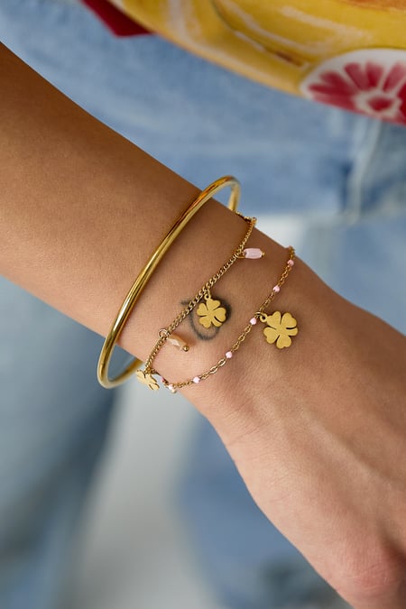 Bracelet with clover and bead charms