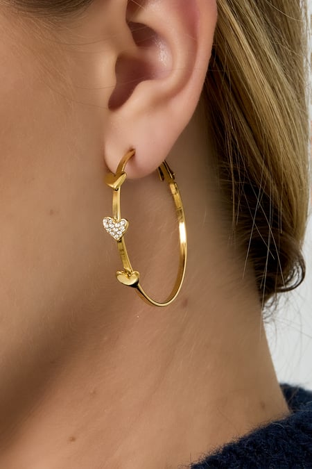 Lovely hoop earrings with 3 hearts