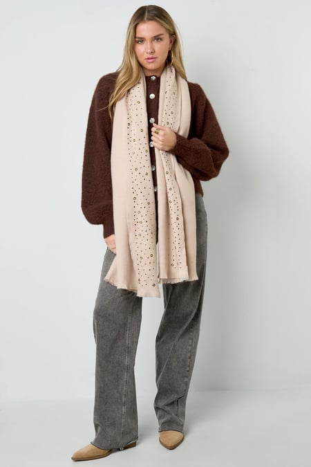 Winter scarf with stones