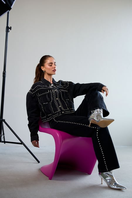 Woven Cotton Women's Denim Jacket Street Solid Color Studded Design