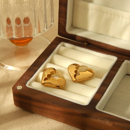 1 pair simple series classic heart stainless steel  gold plated women hoop earrings 2