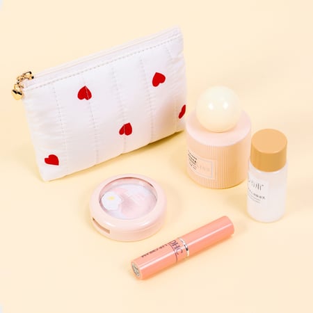 1 Piece Romantic Series Sweet Heart Makeup Bag 2