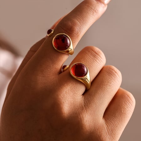 1 elegante anello da donna in acciaio inossidabile color oro con pietra preziosa color granato