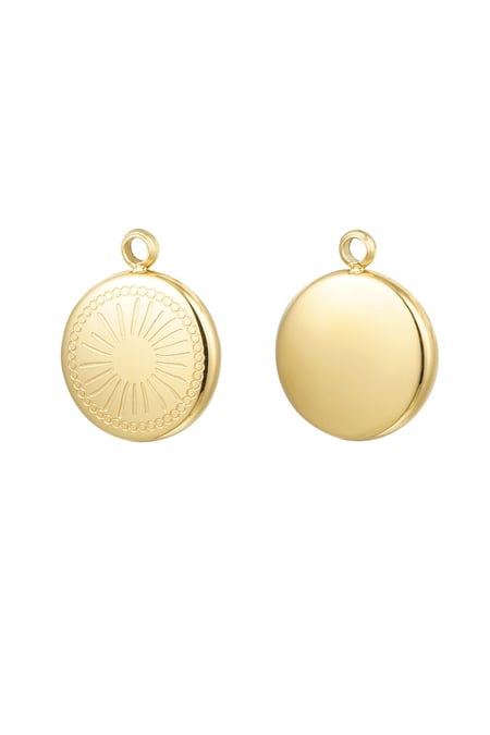 charm round with pattern