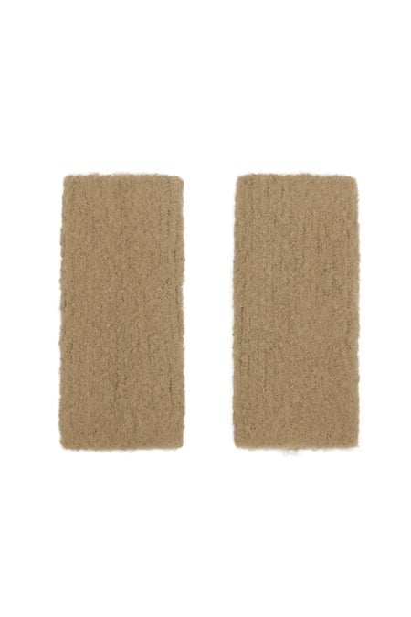 Gants avec trou