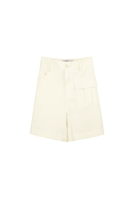 Shorts mit Tasche – Creme  2