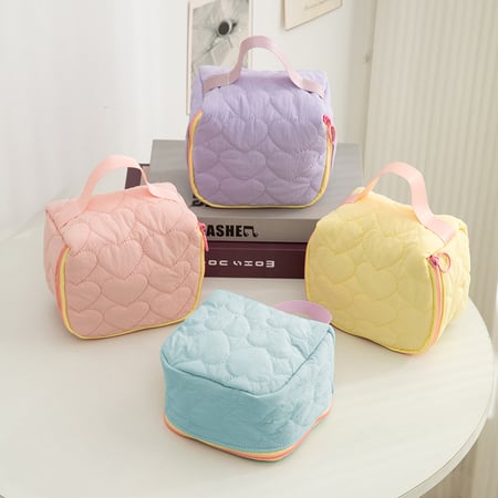 1 Piece Sweet Heart Makeup Bag 2