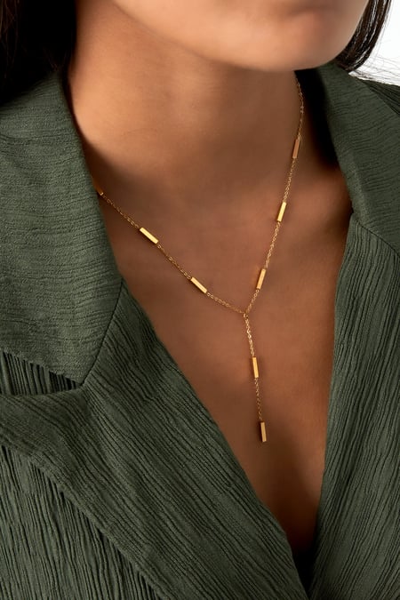collar de elegancia atemporal