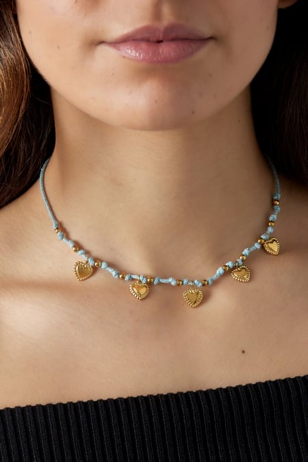 Collar de corazones acogedores