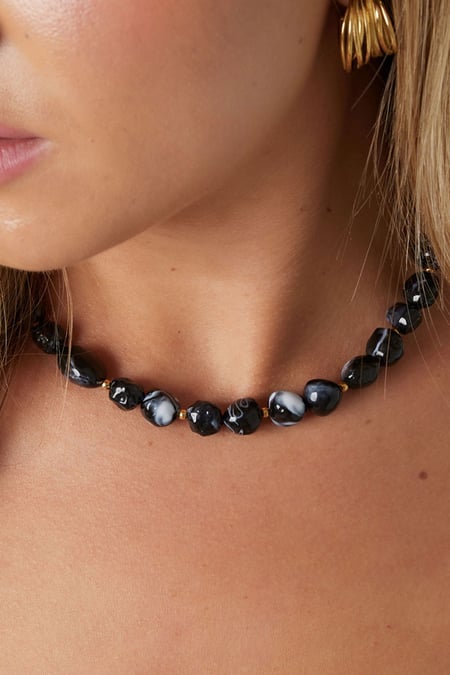 Necklace with mixed beads