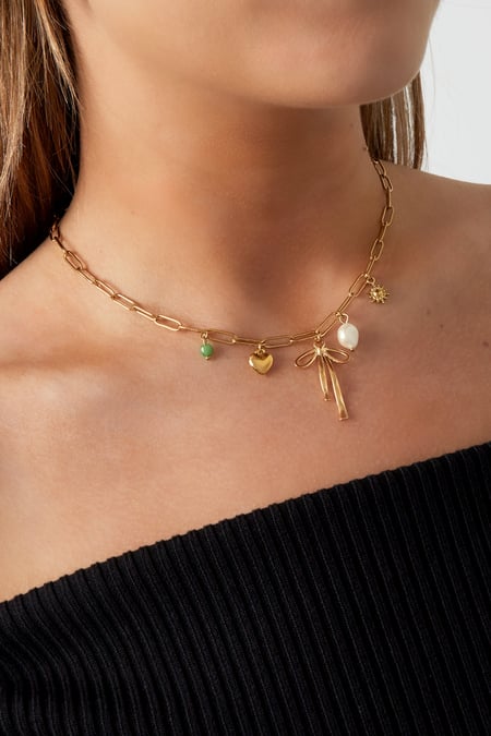 bow & beyond necklace