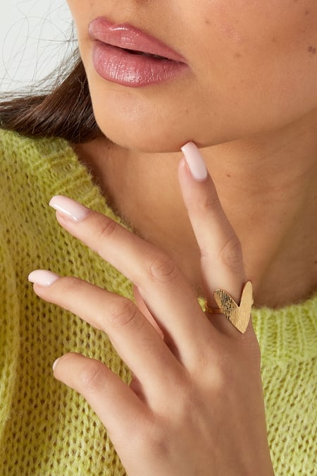 Ring mit großem Herz – Goldfarbe  - Goldfarbefarbe
