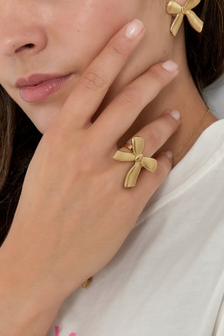 Schlichter Ring mit Schleife