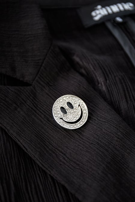 Smile brooch - Silver Color color