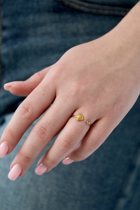 Anello con pietra portafortuna