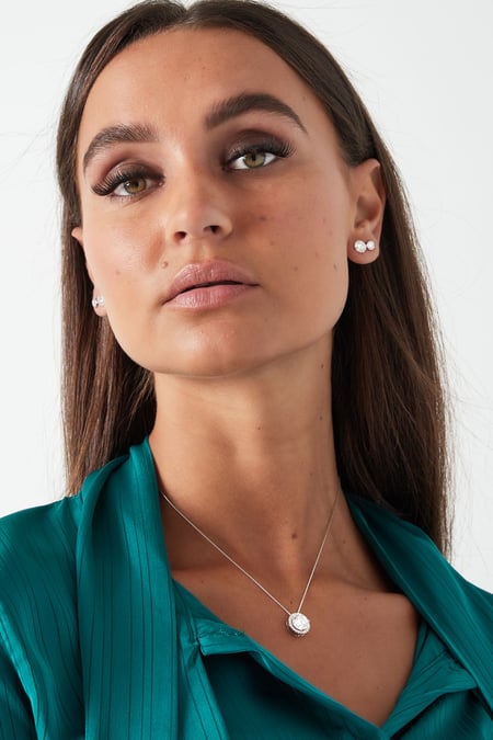clous d'oreilles pierre ronde