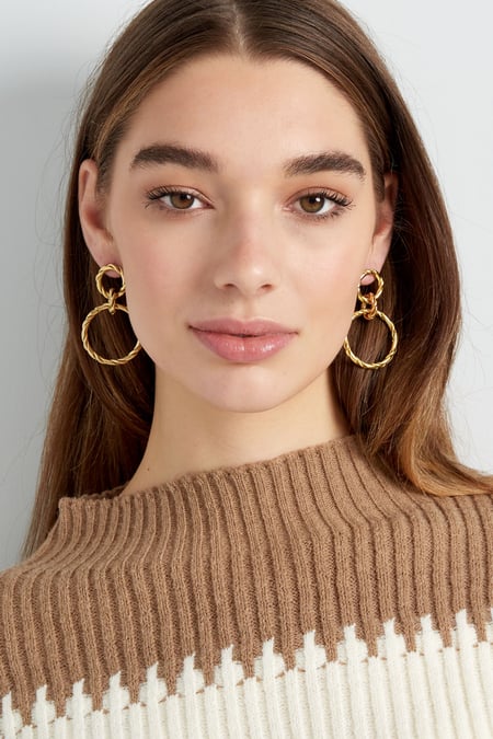 earrings link with twist