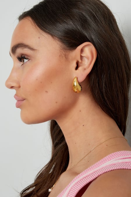 drop earring essential