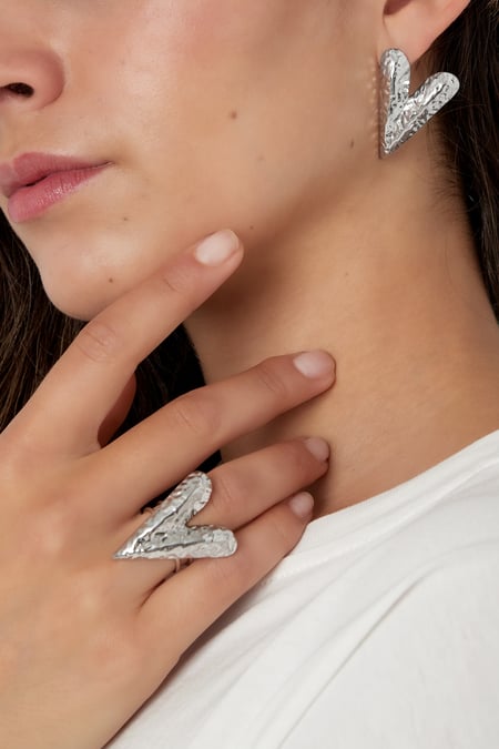 boucles d'oreilles love structurées