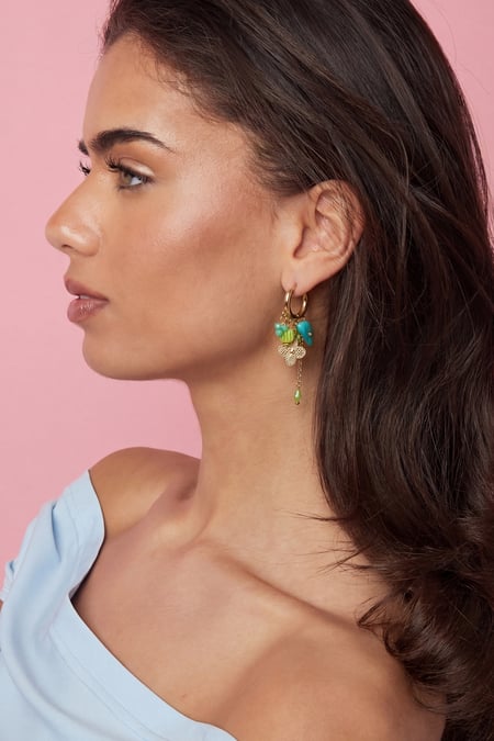 Ohrringe mit Anhänger, Anhänger und Halskette mit Perle