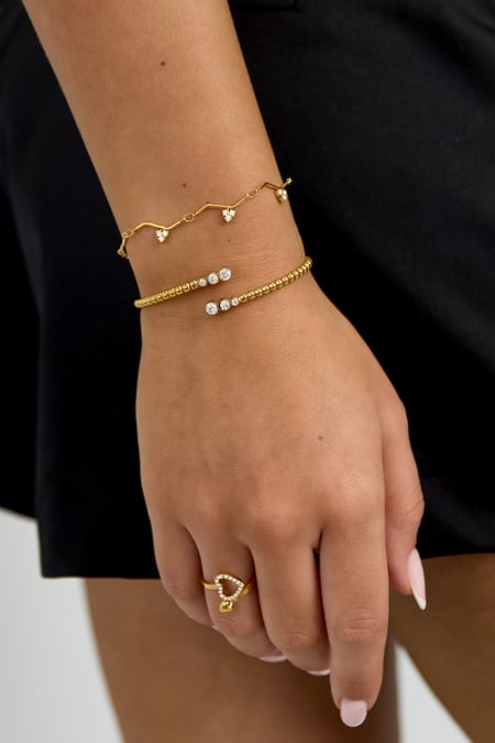 Bracelet with zigzag pattern and stones