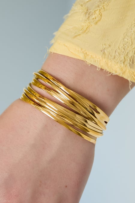 Wavy layers bangle