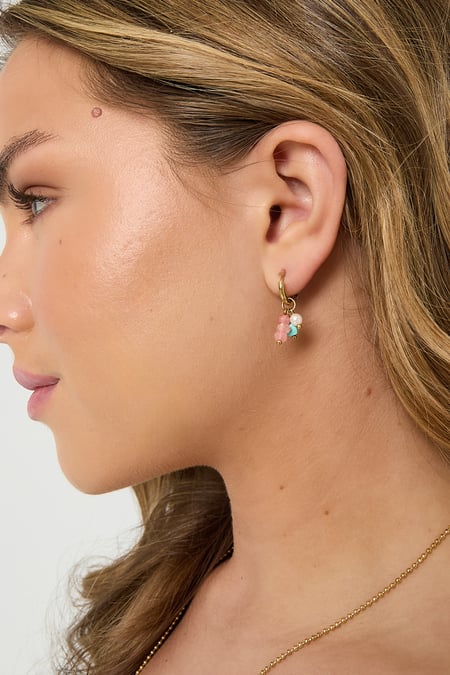 Ohrringe mit hängenden Perlen