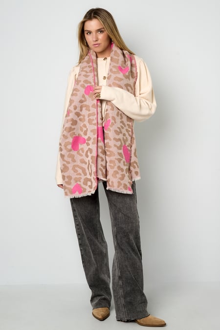 Leopar aşk atkısı